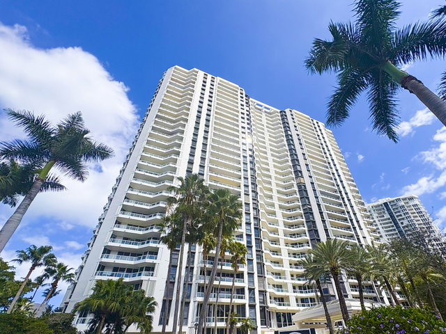 North Tower at The Point  photo 2
